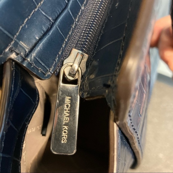 MICHAEL KORS Navy Blue Crocodile Embossed Leather Selma Tote Satchel - Picture 5 of 16